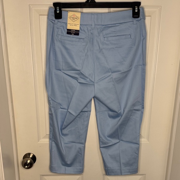 NWT St. John's Bay Light Blue Capri Pants - Picture 7 of 8